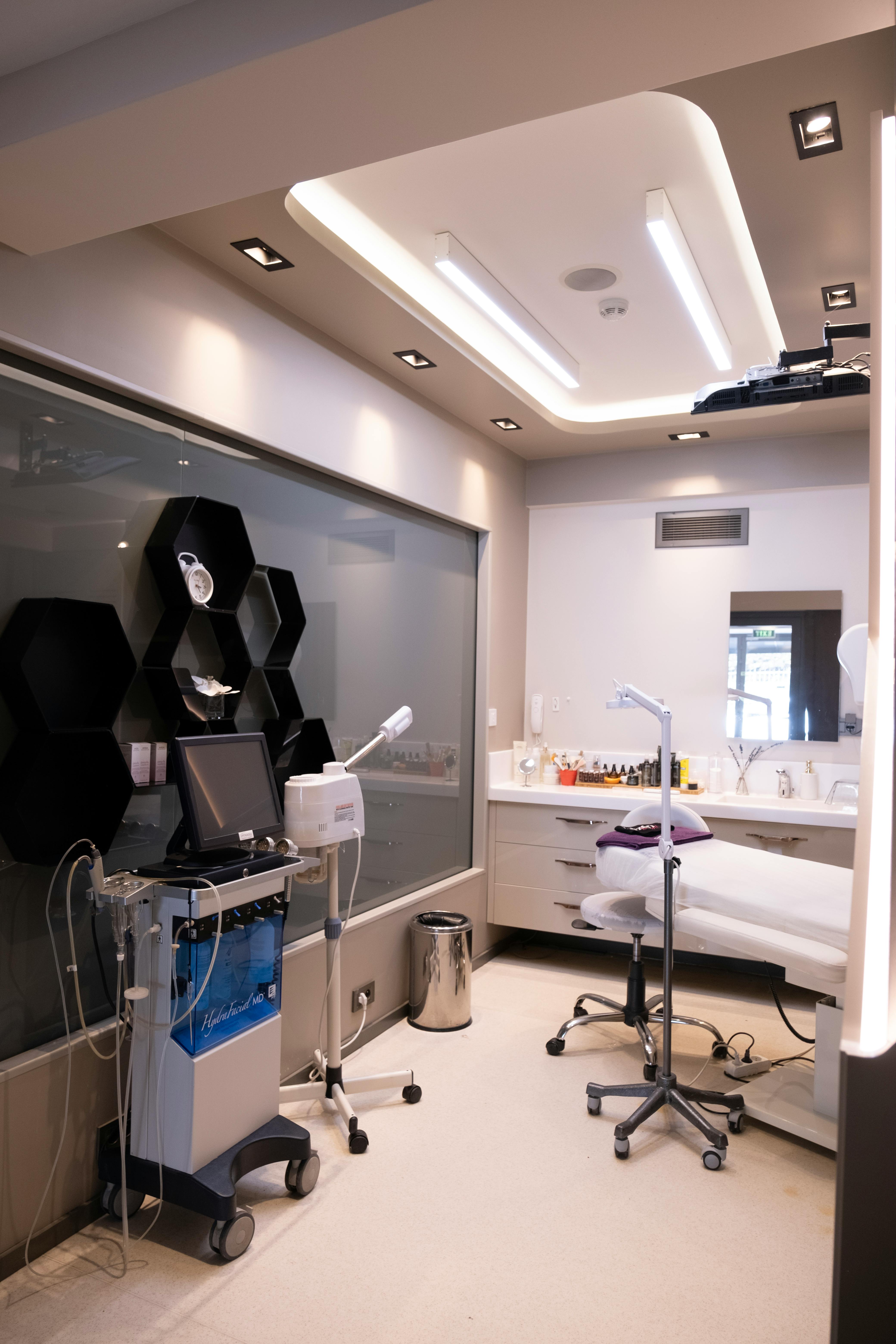 Advanced Cardiac Diagnostic Unit